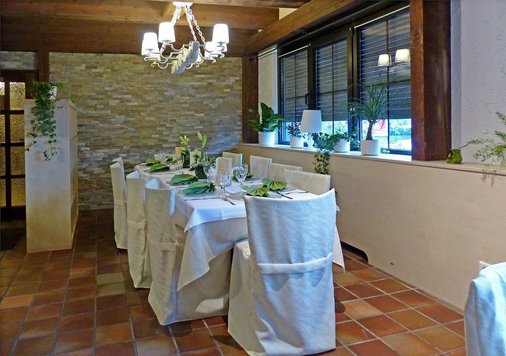 Hotel-Restaurant Schwyzerhuesli Viernheim Exterior photo