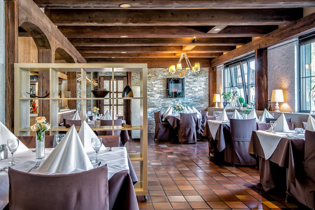 Hotel-Restaurant Schwyzerhuesli Viernheim Exterior photo