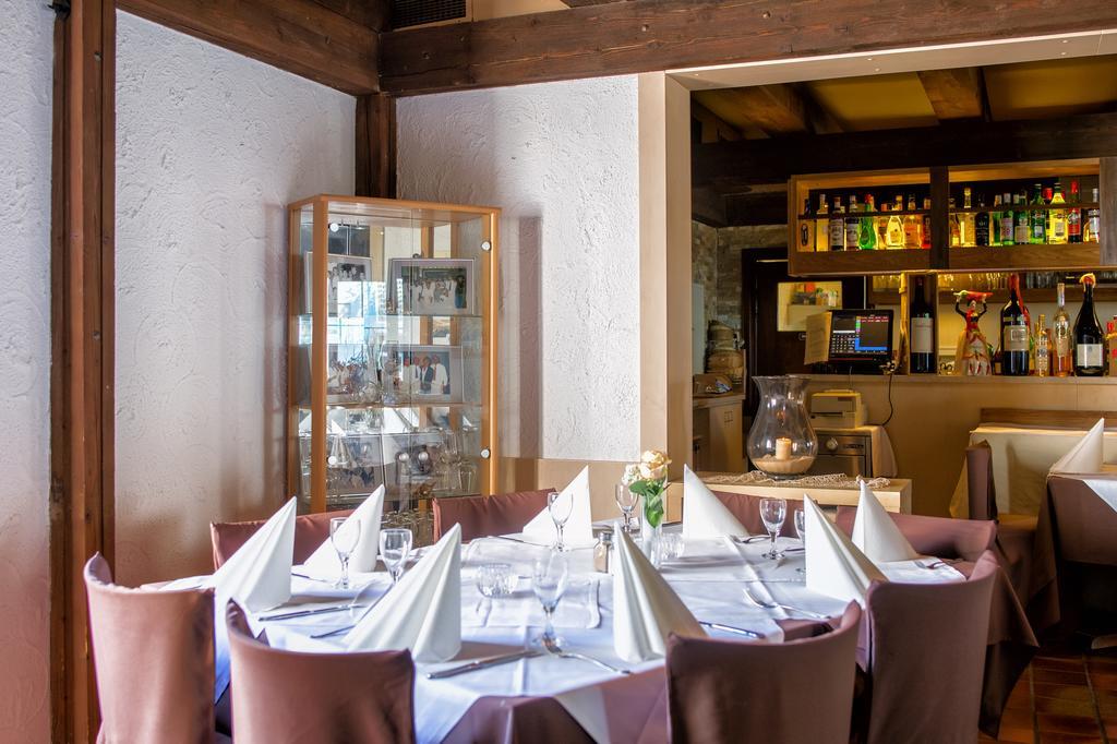 Hotel-Restaurant Schwyzerhuesli Viernheim Exterior photo